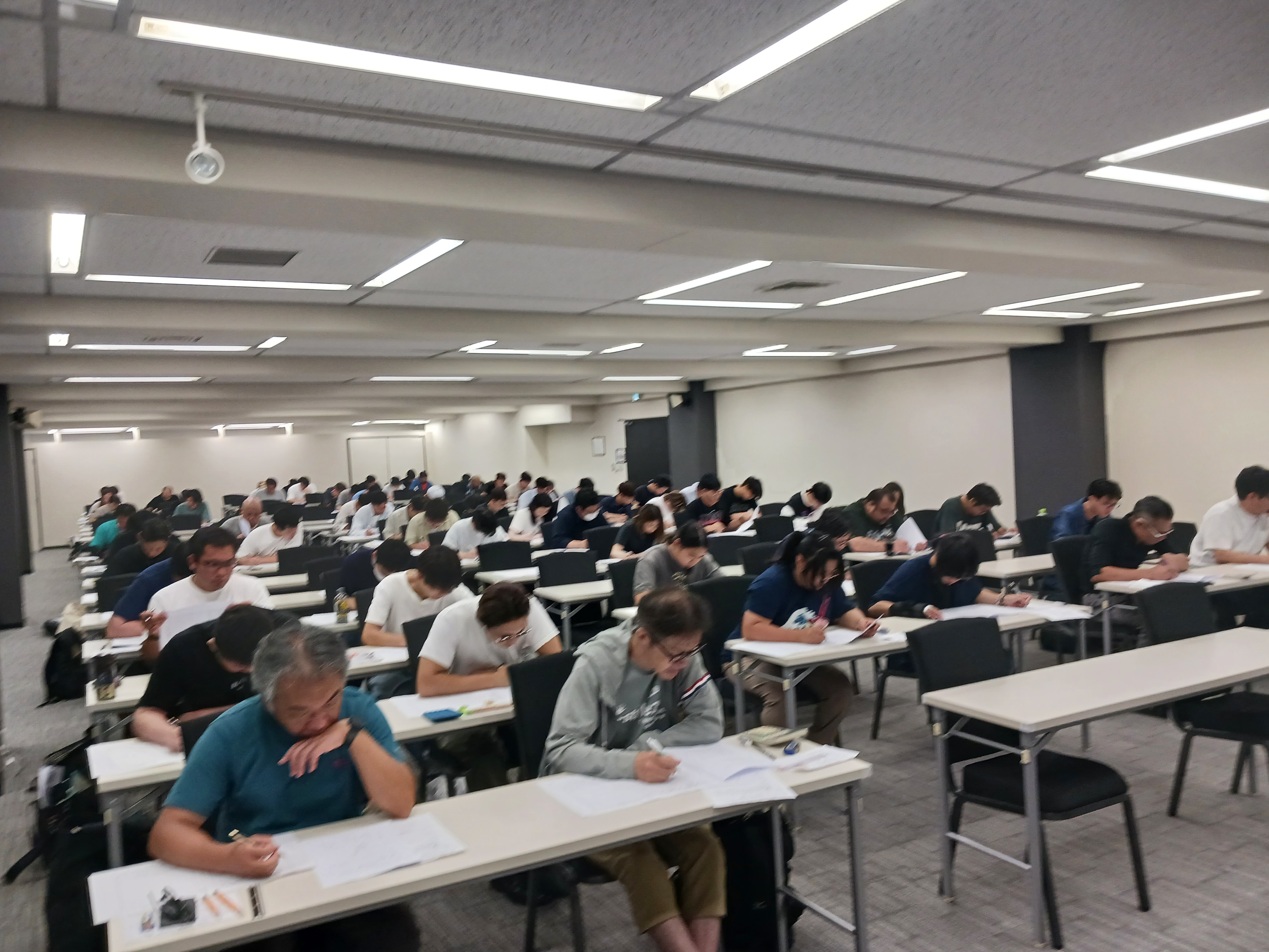板金図面検定試験を行いました。