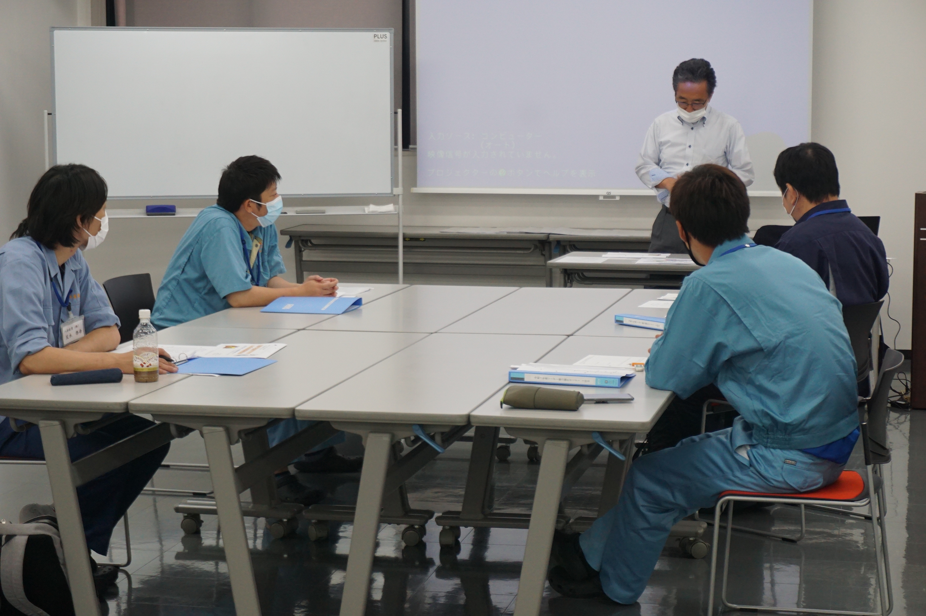 リーダー能力強化セミナー1回目が実施されました。